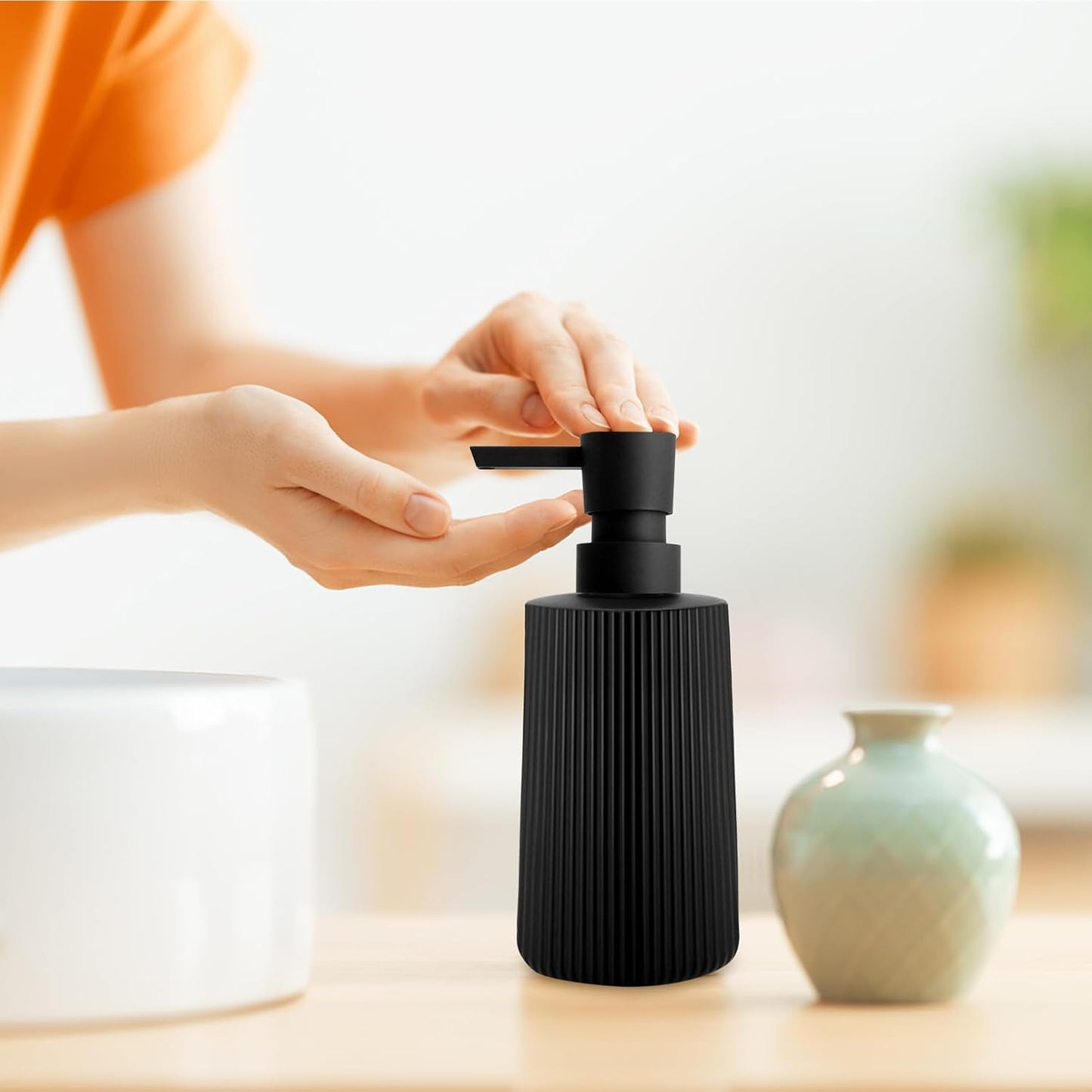 Soap Dispenser - Black Soap Dispenser for Detergent - Kitchen Soap Dispenser - With Press Dispenser - Suitable for Countertops - Bathroom and Kitchen (2 pieces - Black)